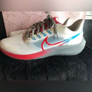 Nike Air Zoom Pegasus 39 Running Shoe